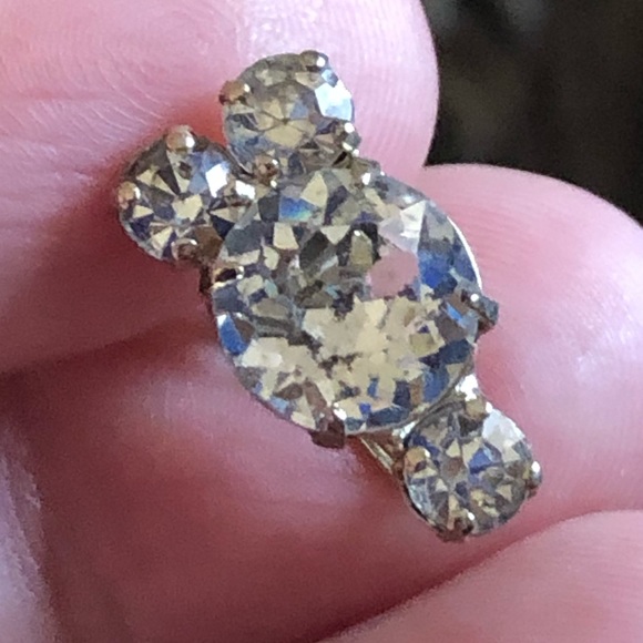 Vintage mid century clear rhinestone clip earrings - Picture 6 of 7